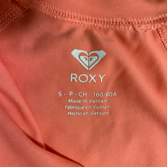 Roxy - Picture 4 of 10